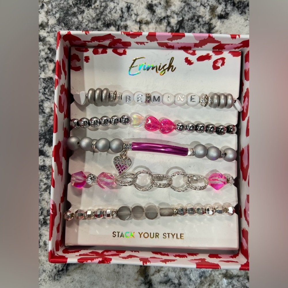 Erimish Valentine’s Day 
bubble box  Set with Pink and Silver Accents.